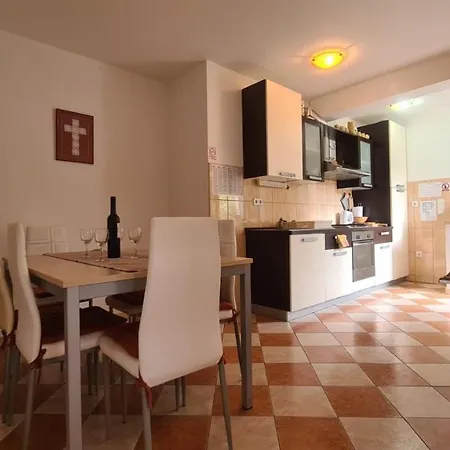 בית הארחה Baskovic 3*