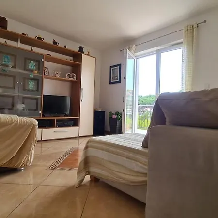 Baskovic Guest house Splitska